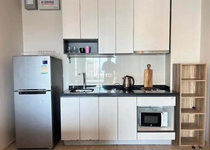Sea View 2 Bed Room At Great Central Location