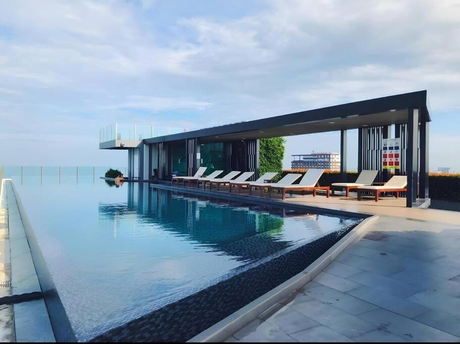 Sea View 2 Bed At Great Location