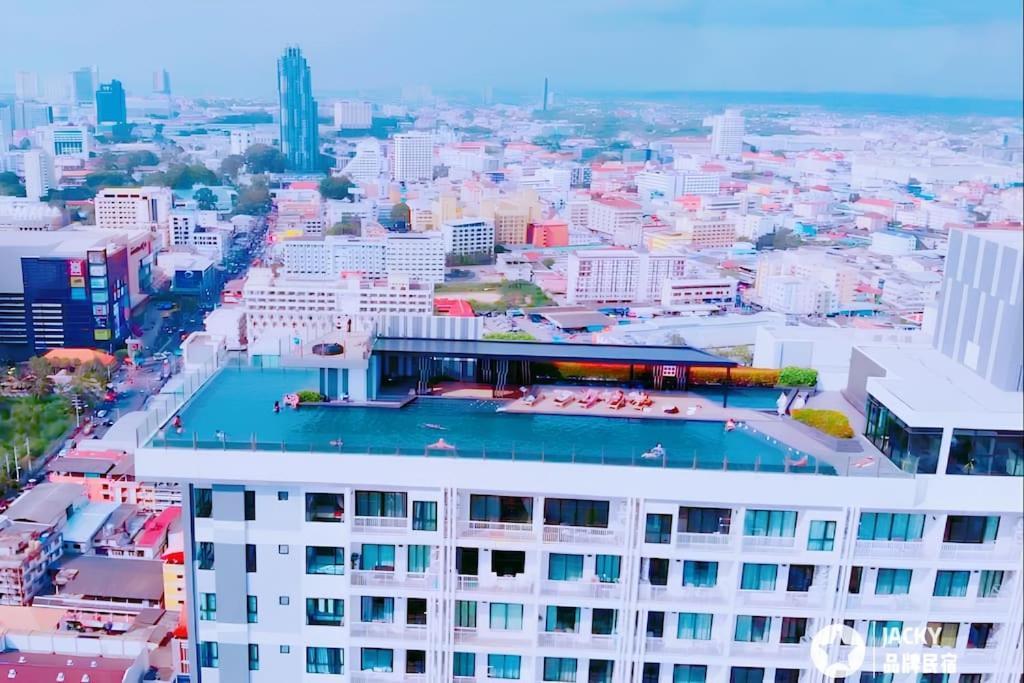 Apartment Sea View 2 Bed At Great Location