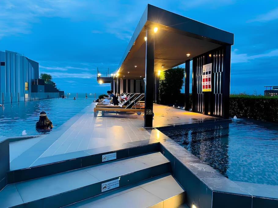 Sea View 2 Bed At Great Location Apartment Pattaya