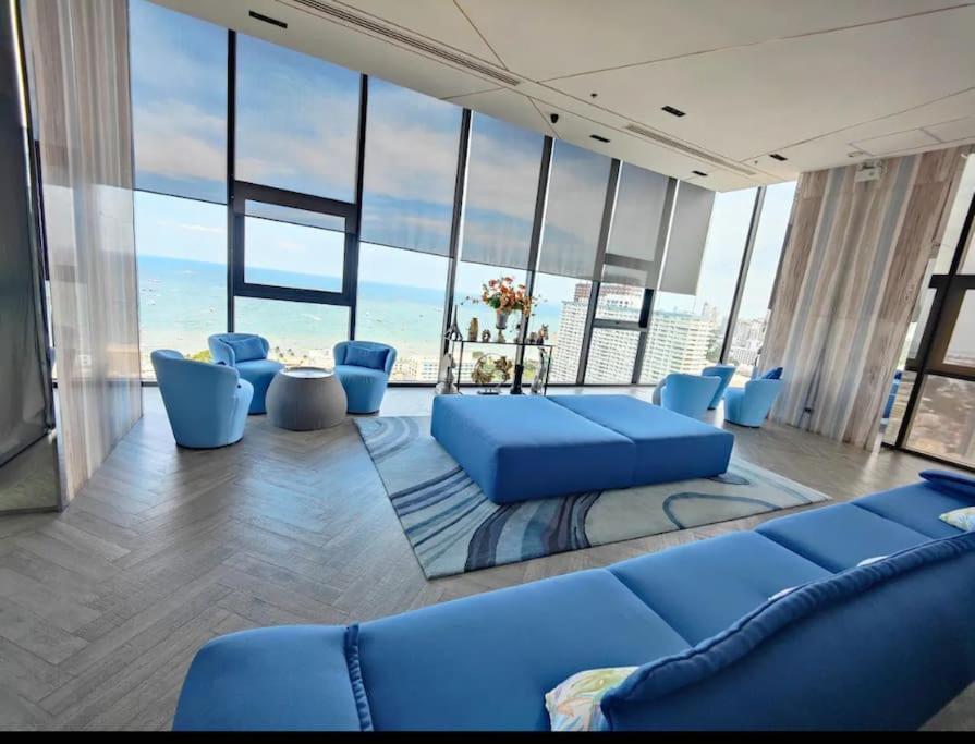 Sea View 2 Bed At Great Location *