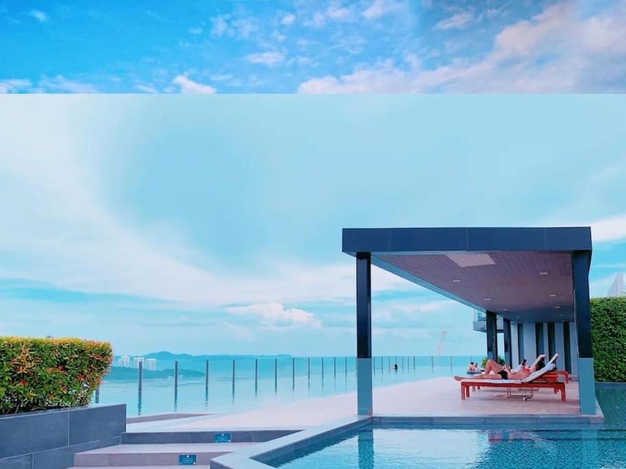 Sea View 2 Bed At Great Location *